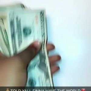 Meet your Posher, Lorie